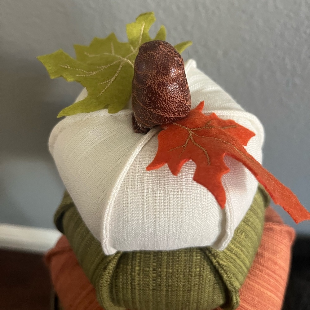 Weighted 3 Tier Pumpkin Decor - Picture 5 of 7